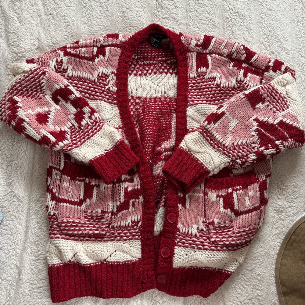 FOREVER21 RED AND WHITE THICK KNIT PATTERNED SWEATER SIZE SMALL